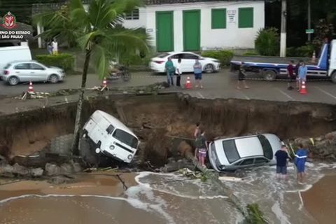 Video: Unwetter fordert zahlreiche Tote in Brasilien
