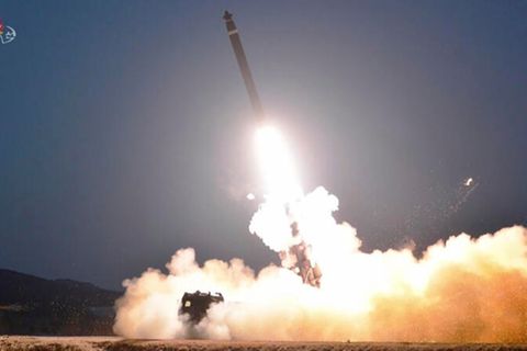 Nordkorea: Eine Rakete wird abgeschossen