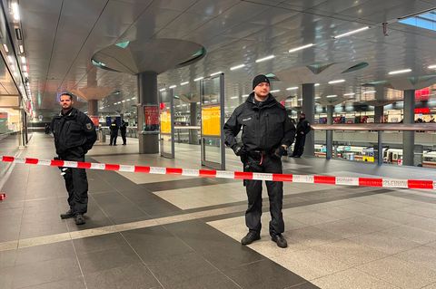 Bundespolizei am Berliner Hauptbahnhof nach dem Schuss auf eine jugendliche mutmaßliche Ladendiebin