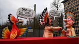Ein Mottowagen befasst sich mit dem Thema der kulturellen Aneignung