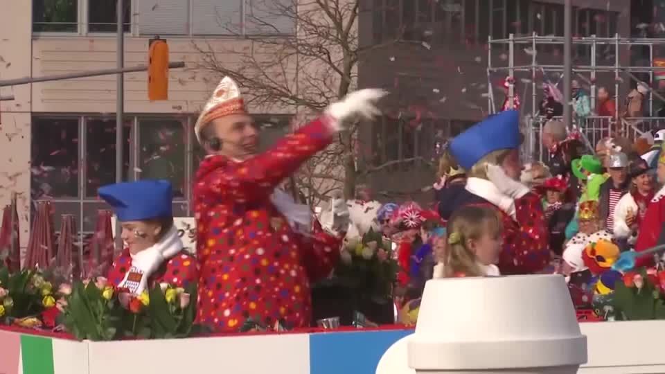 Video: Alaaf! Jubiläums-Rosenmontagszug in Köln