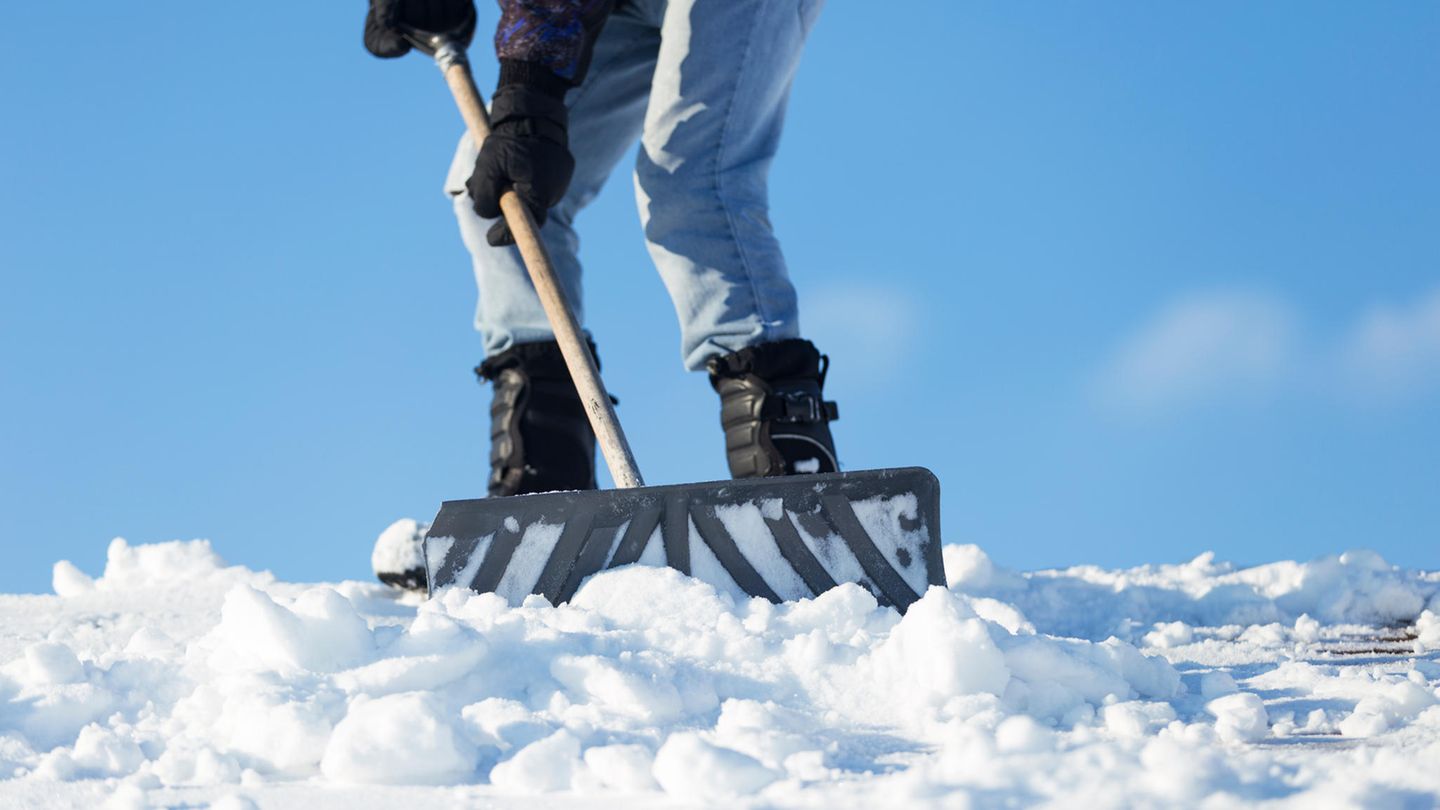 Hilfe beim Schnee schippen wollte eine Seniorin nicht
