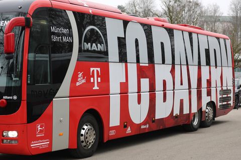 Der Mannschaftsbus des FC Bayern