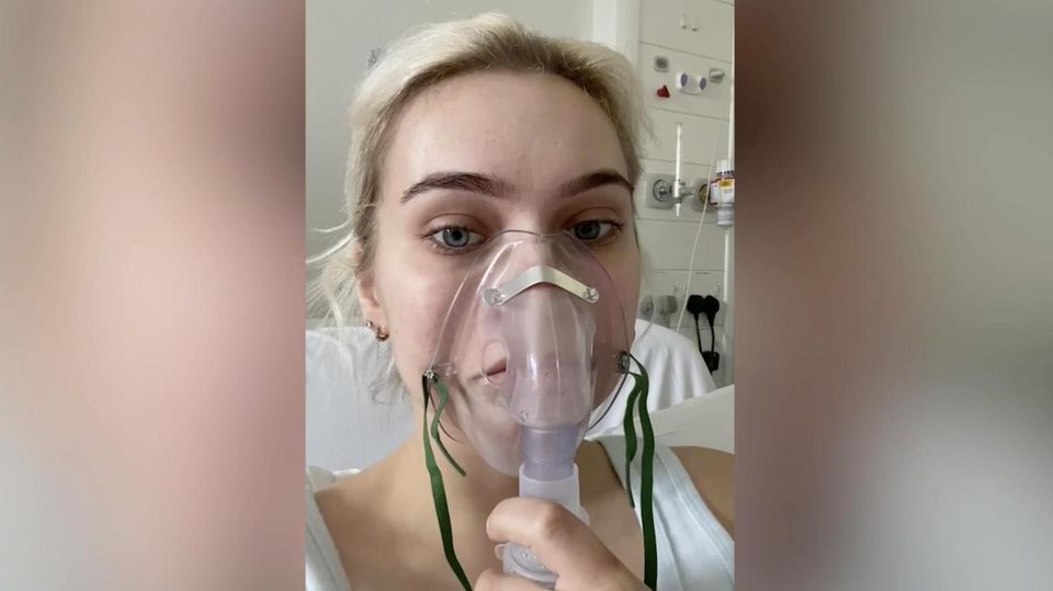 Ein halbes Jahr lang konnte kein Arzt der 24-jährigen Hannah Bird helfen. Schlimme Symptome machten der jungen Frau das Leben zur Hölle. Mittlerweile ist sie wieder gesund, bereist die Welt und wird bald heiraten. Ein halbes Jahr lang konnte kein Arzt der 24-jährigen Hannah Bird helfen. Schlimme Symptome machten der jungen Frau das Leben zur Hölle. Mittlerweile ist sie wieder gesund, bereist die Welt und wird bald heiraten.