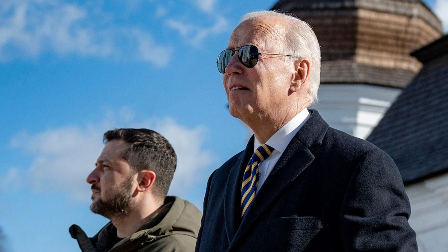 US-Präsiden Joe Biden (l.) mit seinem ukrainischen Amtskollegen Wolodymyr Selenskyj in Kiew