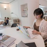 Yim Ji-Sun in ihrem Wohnzimmer in Seoul