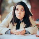 Tapfer bleiben mit der 30-Tage-Regel  Kennen Sie das auch? Da hat man dieses Küchengerät gesehen oder diese Lampe oder diese herrliche Kommode. Man muss sie besitzen. Jetzt! Gegen diesen Drang hilft die 30-Tage-Regel. Durchatmen, den Konsumanfall aushalten und sic 30 Tage Bedenkzeit nehmen. Übt das Objekt der Begierde danach immer noch einen Sog aus, kaufen. Ansonsten lassen und Geld sparen.