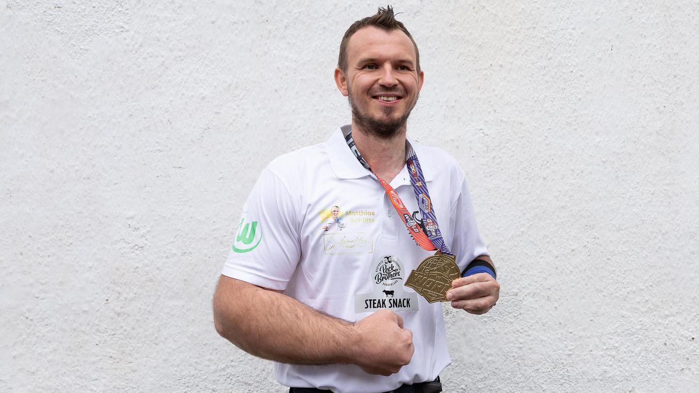 World champion in arm wrestling: a visit to Matthias Schlitte