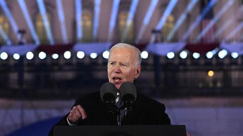 US-Präsident Joe Biden hält eine Rede im königlichen Schlossgarten in Warschau.
