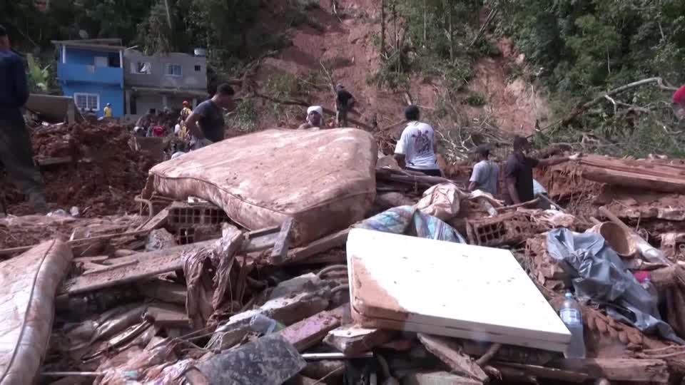 Video: Zahl der Toten nach Unwettern in Brasilien steigt weiter