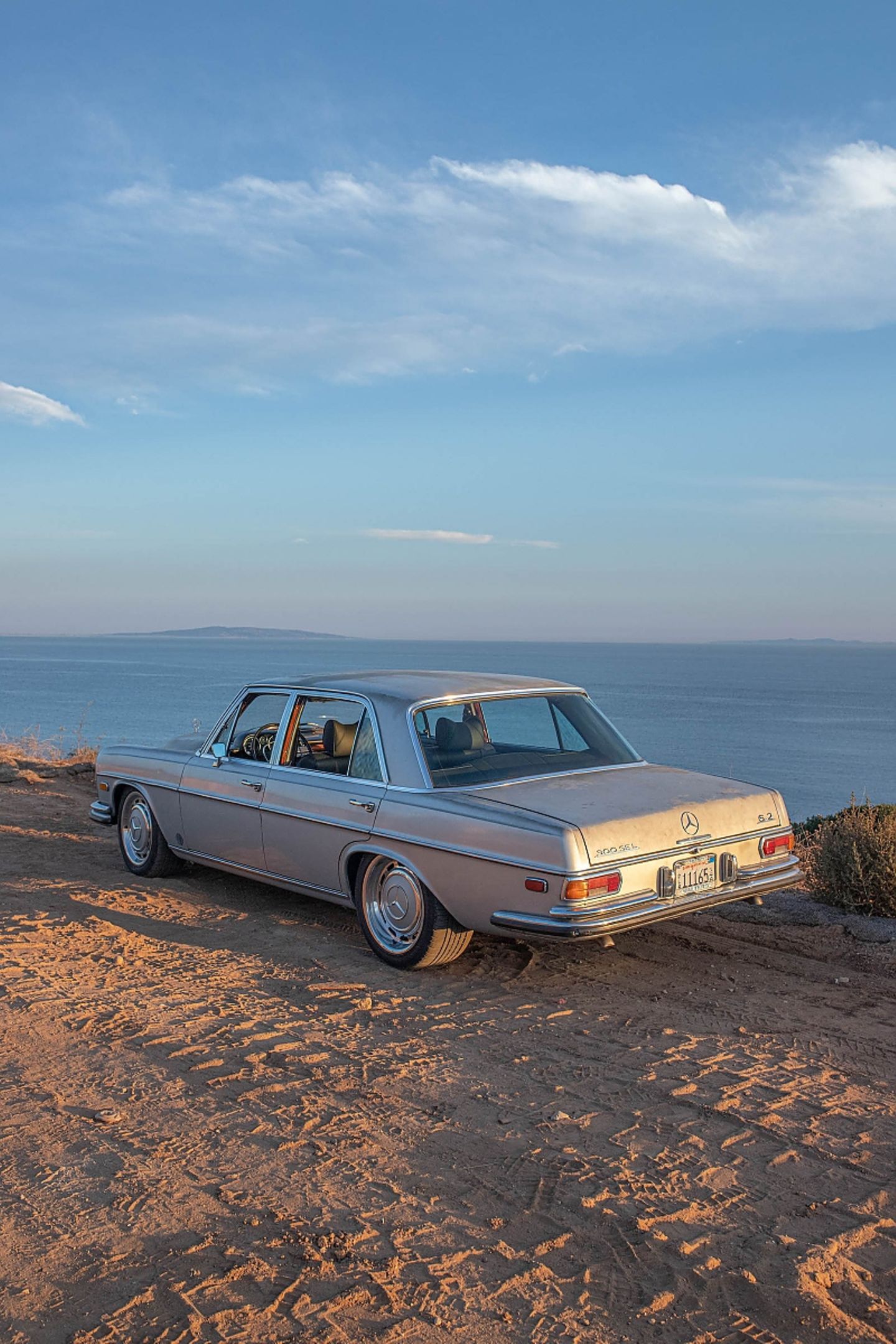 Icon Mercedes 300 SEL 6.2 Derelict