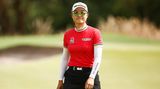 Sechs der 25 bestbezahlten Sportlerinnen der Welt sind laut "Forbes" Golferinnen. Das Wirtschaftsmagazin kürte die Australierin Minjee Lee in diesem Sport zur Spitzenverdienerin. Sie belegte mit einem Einkommen von 7,3 Mio. US-Dollar im Jahr 2022 Platz zehn im Ranking. Zum Vergleich: Bei der Nummer der zehn der Männer, dem Basketballer Giannis Antetokounmpo, waren es laut dem Wirtschaftsmagazin 80,9 Mio. Dollar. Die Athletin mit koreanischen Wurzeln erspielte demnach 4,8 Mio. Dollar an Preisgeldern auf dem Golfplatz. Drei der sechs Golferinnen in den Top 25 wurden in Korea geboren.