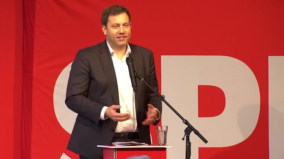 Video: Aschermittwochsrede: Klingbeil nimmt Söder aufs Korn Video: Aschermittwochsrede: Klingbeil nimmt Söder aufs Korn
