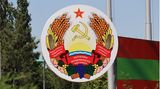 Tiraspol, Moldau. Hammer und Sichel wirken aus der Zeit gefallen, sind aber in einigen Gegenden Osteuropas immer noch sehr verbreitet – wie etwa im Separatistengebiet Transnistrien. Hier sind seit 30 Jahren russische Soldaten stationiert und Moskau warnt die Ukraine nun davor, in die nicht als eigenständig anerkannte Region einzumarschieren. 