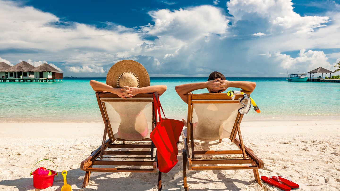Ein entspannter Urlaub ist auch in Zeiten der Inflation möglich – mit den richtigen Infos. 