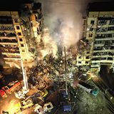 Kriegsverbrechen: Mitte Januar zerstört die russische Armee dieses bewohnte Hochhaus in Dnipro mit einer Rakete. Bei dem Angriff sterben mindestens 40 Menschen, etwa 80 werden verletzt.