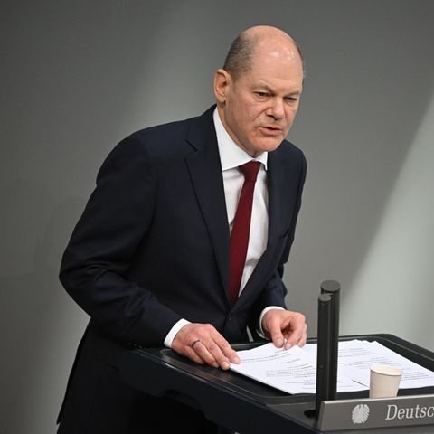 Bundeskanzler Olaf Scholz (SPD) am 27. Februar 2022 im Bundestag