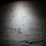 Zeugnis der russischen Besatzung: In die Wand eines Kellers in Cherson haben Häftlinge römische Zahlen geritzt, um festzuhalten, wie lange sie schon in russischer Gefangenschaft sind. Das Gebäude, in dem sich der Keller befindet, wurde nach Angaben eines Staatsanwalts für Kriegsverbrechen von den russischen Streitkräften als Folterstätte genutzt.