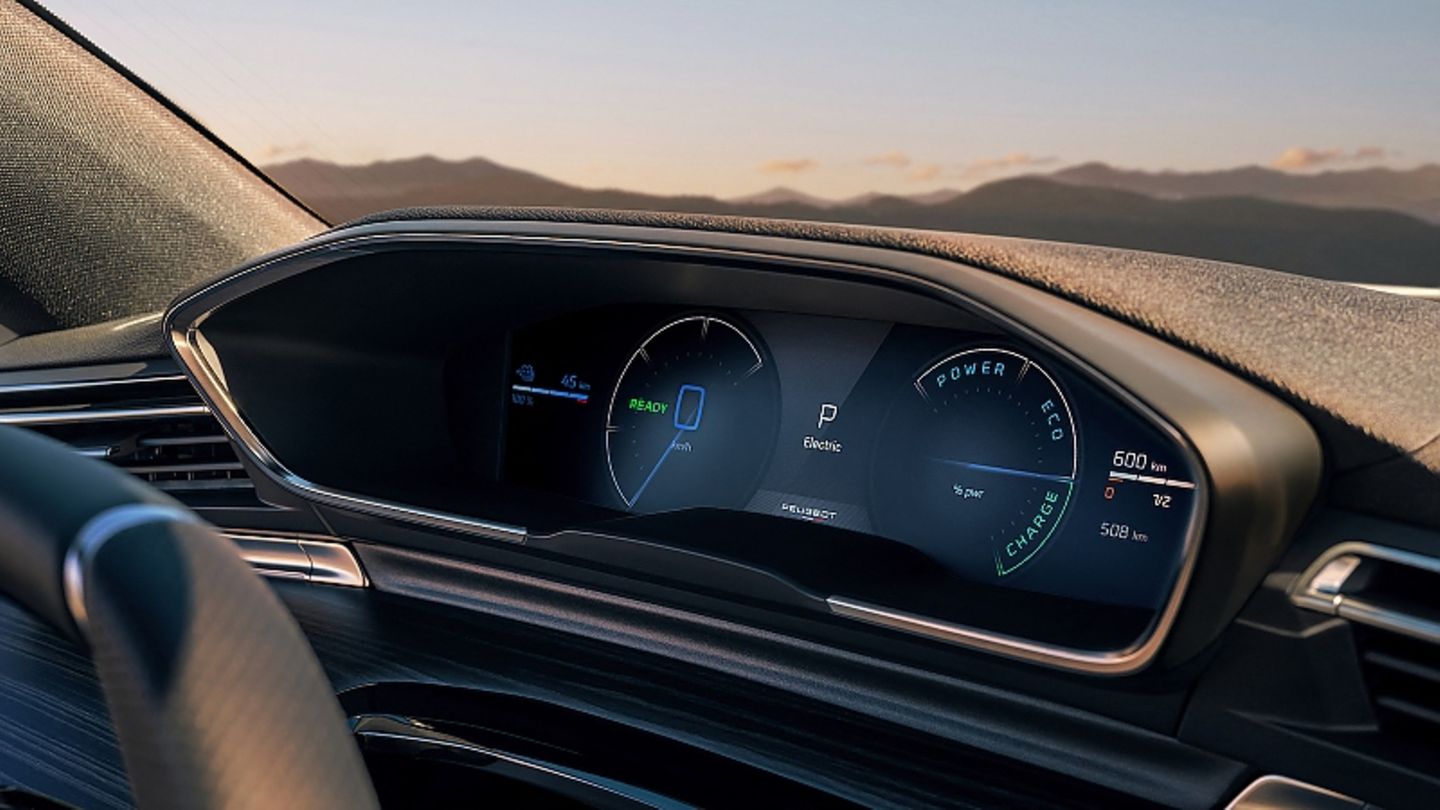 Peugeot 508 PHEV 2024