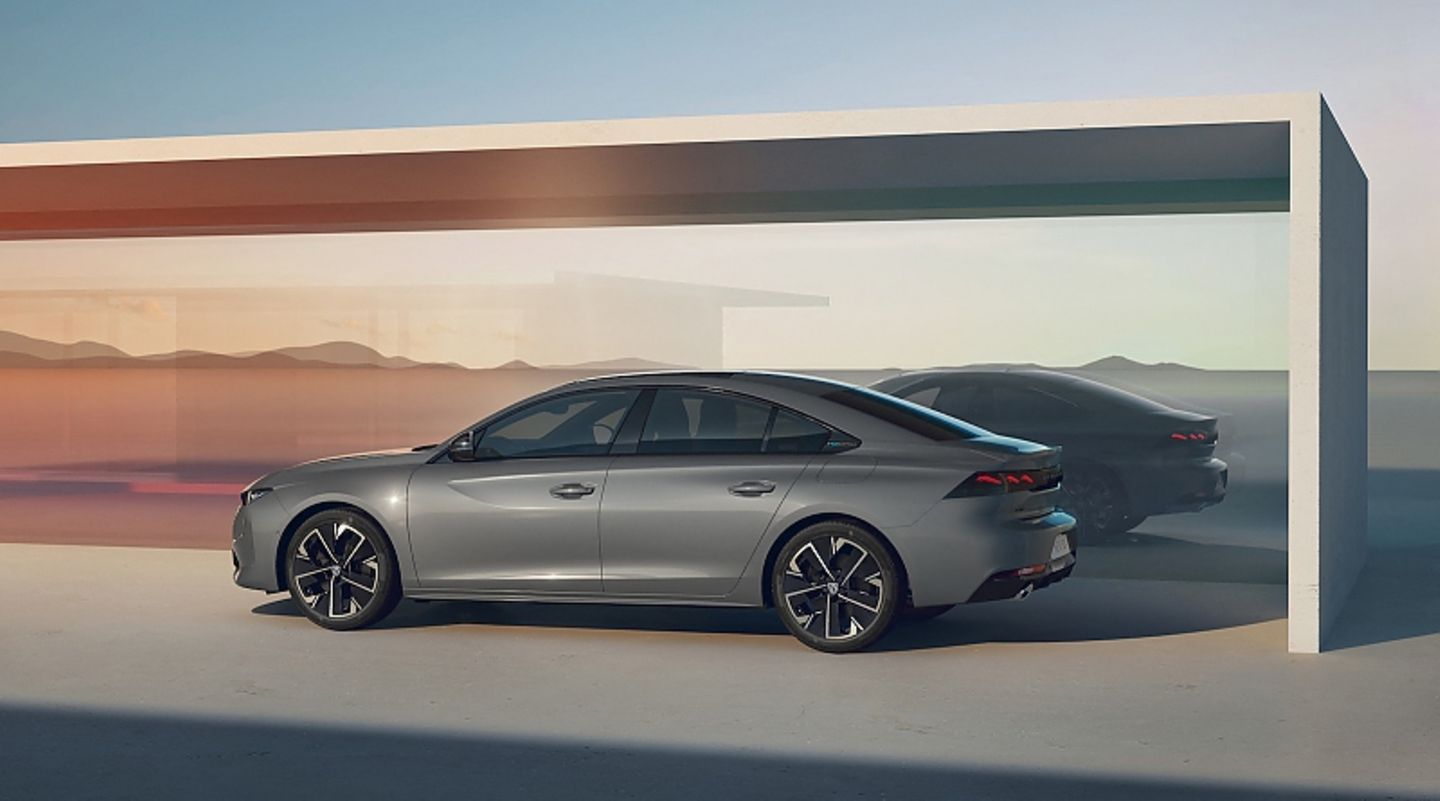 Peugeot 508 PHEV 2024