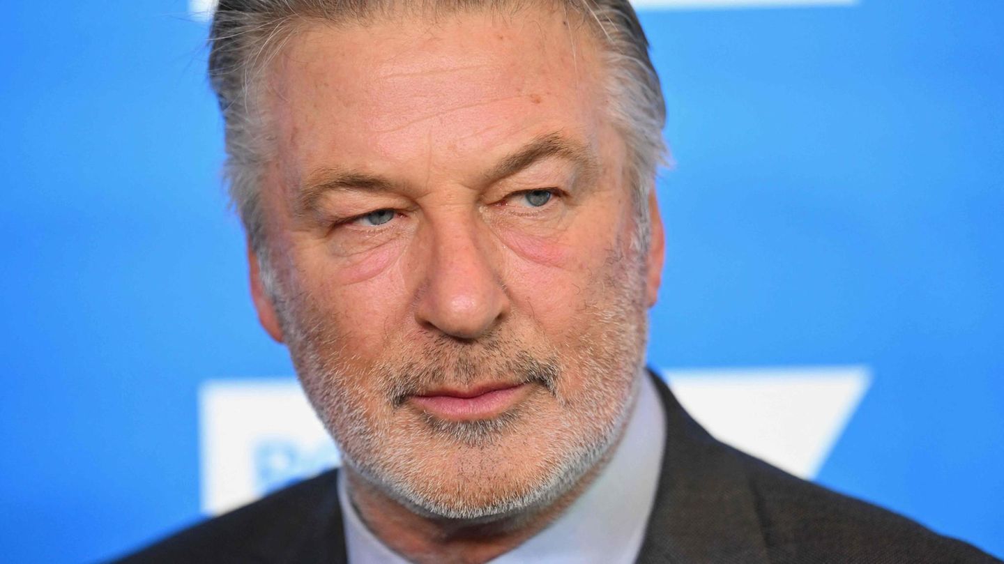 Schauspieler Alec Baldwin muss sich wegen fahrlässiger Tötung verantworten