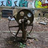 Das Gelände des verfallenen Gebäudes