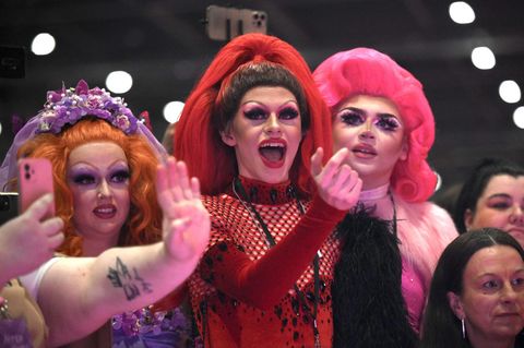 Mehrere Dragqueens, hier bei einer Convention in London