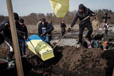 Die Beerdigung eines ukrainischen Nationalgardisten in Kramatorsk