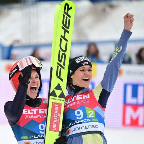 Jubel in Planica: Deutsche Skispringerinnen gewinnen WM-Gold