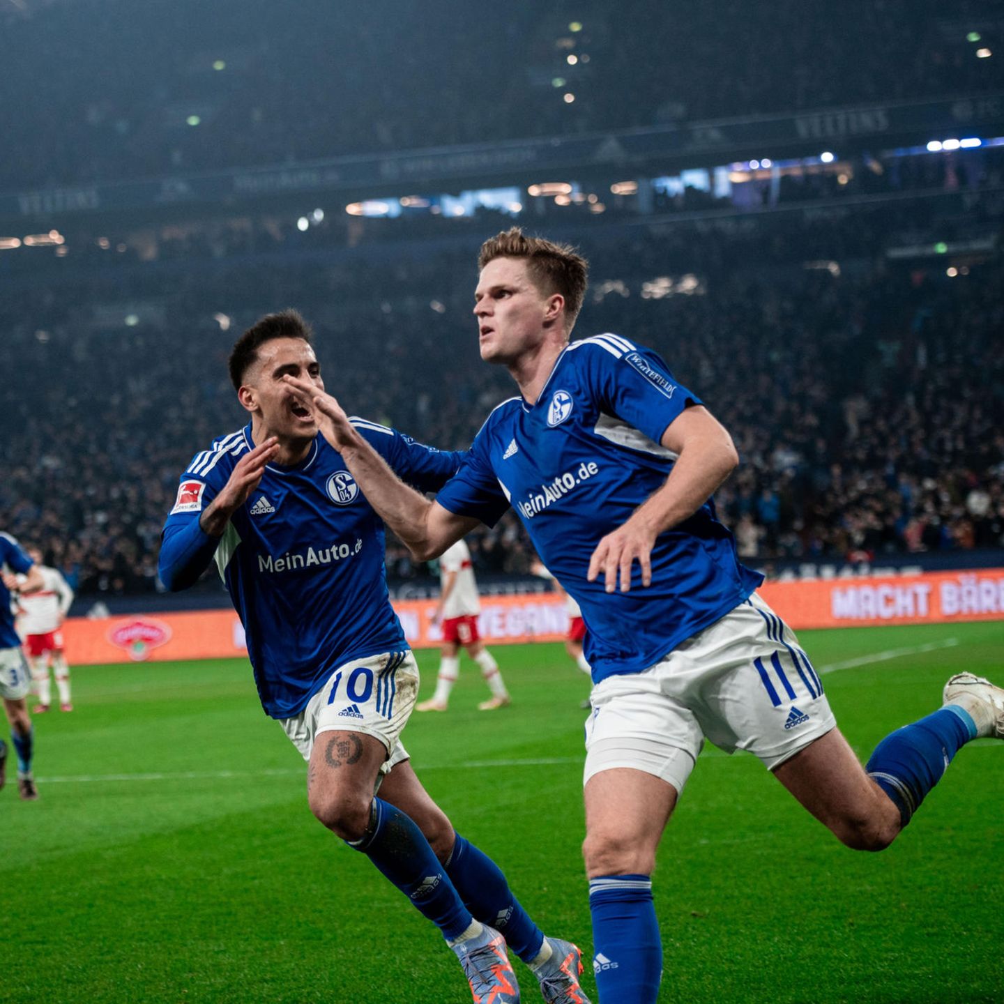 Fußball-Bundesliga Schalke siegt im Kellerduell