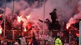 Ultras vom FC Sankt Pauli zünden Pyrotechnik