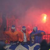 Rostocker Fans vermummen sich im Stadion am Millerntor