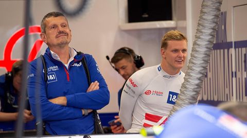 Zu Beginn der Saison war noch alles gut: Günther Steiner und Mick Schumacher (Team Haas)
