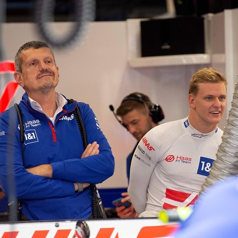 Zu Beginn der Saison war noch alles gut: Günther Steiner und Mick Schumacher (Team Haas)