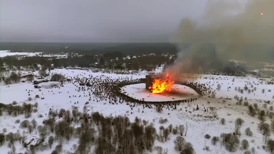 Video: Riesenfeuer zum Winterende Video: Riesenfeuer zum Winterende