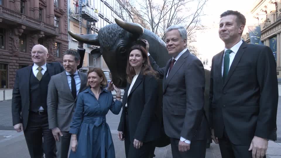 Video: Commerzbank zurück im Dax