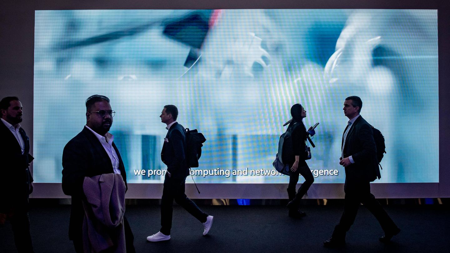 Besucher auf dem Mobile World Congress Besucher auf dem Mobile World Congress