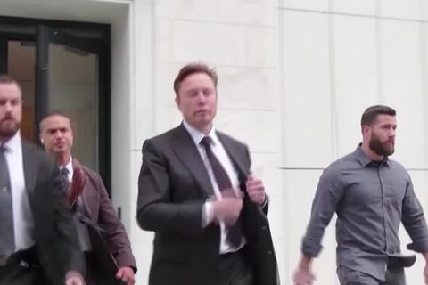 Video: Aktionäre verklagen Tesla und Musk wegen Autopilot-Technologie