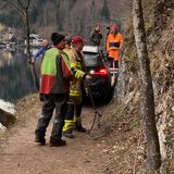 Autofahrer fährt auf Wanderweg: Der Unfall in Bildern