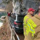 Autofahrer fährt auf Wanderweg: Der Unfall in Bildern