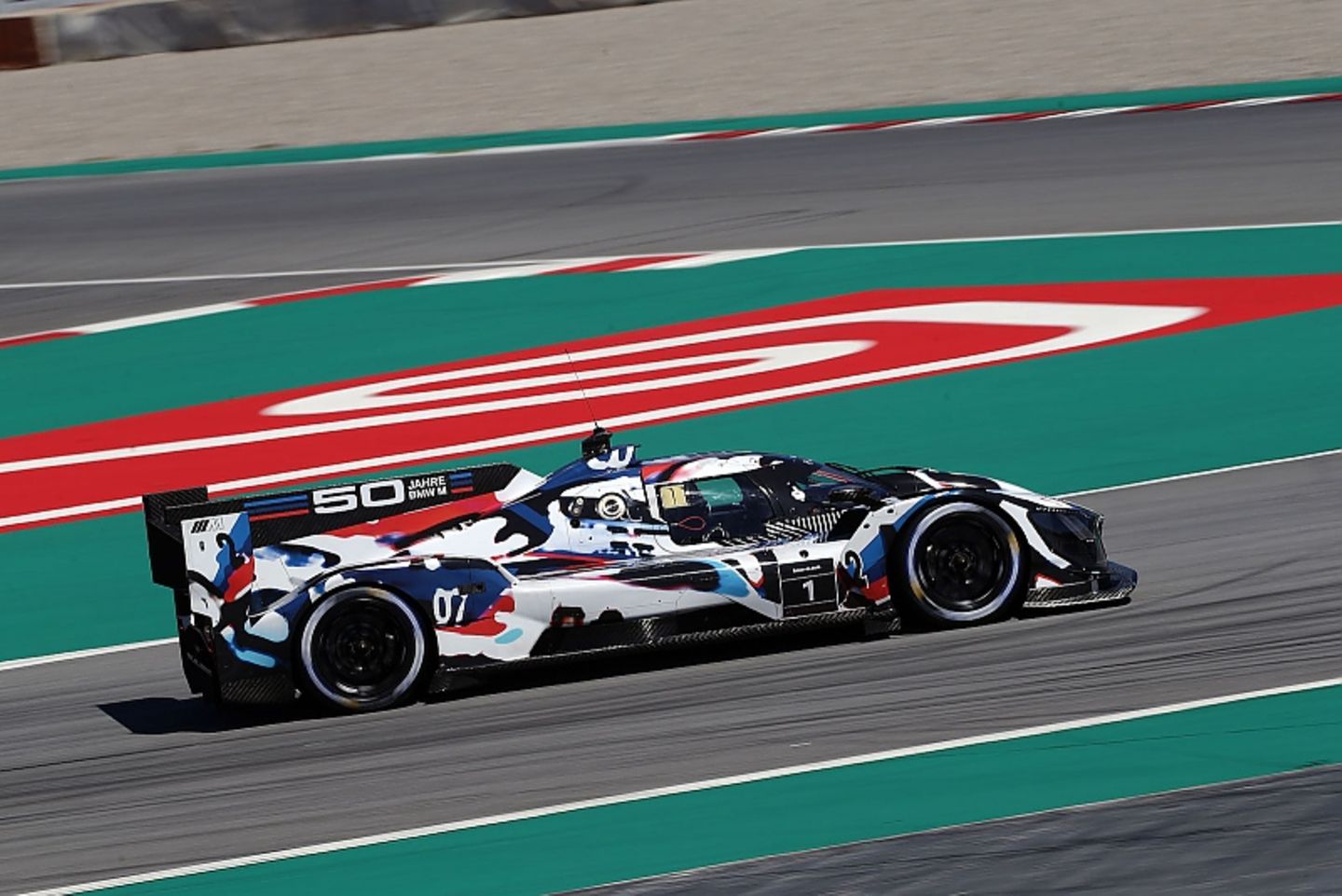 BMW M Hybrid V8 2023