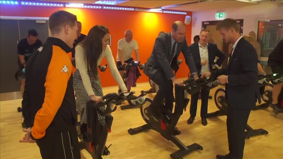 Video: Royales Duell: Prinzessin Kate gewinnt gegen Prinz William