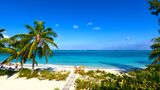 Südöstlich der Bahamas befindet sich eine Inselgruppe, auf der nahezu jeden Tag im Jahr Sonne scheint.  Die Turks- und Caicosinseln bieten dementsprechend zahlreiche sehenswerte Traumstrände und Tauchspots. Der beliebteste unter ihnen ist definitiv der Grace Bay Beach. Im vergangenen Jahr landete er doch glatt auf dem ersten Platz des Rankings. Ein bisschen abgerutscht, ist der weiße und weitläufige Sandstrand nach wie vor hoch im Kurs bei Besuchern. 