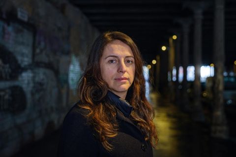 Ayten Doğan versucht ihre Cousine nach dem Erdbeben nach Deutschland zu holen