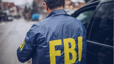 Das FBI konnte den Besitzer des Gepäcks mit dem Sprengsatz in seinem Haus in Pennsylvania festnehmen (Symbolbild)