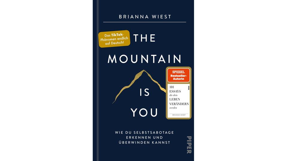 Die Beststeller-Autorin Brianna Wiest lebt in den USA und greift mit ihrem neuesten Buch "The Mountain is you" einen Schutzmechanismus auf, den wohl jeder kennt: Selbstsabotage. Mit psychologischen und philosophischen Strategien und Erklärungen für das komplexe Verhalten hilft sie ihren Leser:innen dabei, sich selbst den Weg frei zu machen. 