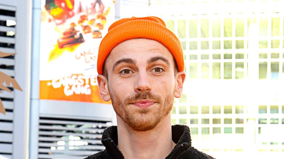 Influencer und Unternehmer Fynn Kliemann auf dem roten Teppich