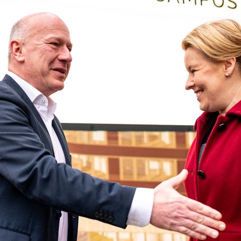Kai Wegner, Spitzenkandidat der Berliner CDU, und Franziska Giffey (SPD), Regierende Bürgermeisterin in der Hauptstadt
