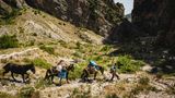 Domenico Di Falco beim Passieren der Schluchten von Fara San Martino in Italien