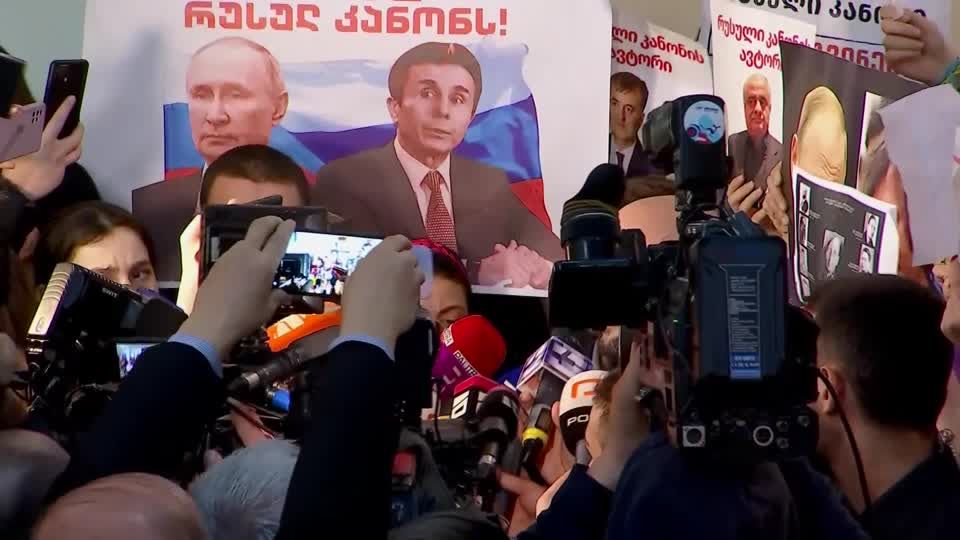 Video: Proteste gegen Gesetz über "ausländische Agenten" in Georgien